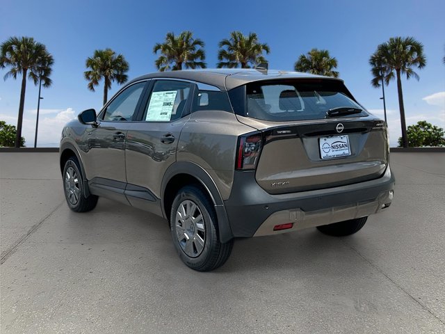Vehicle image 4 of 19
