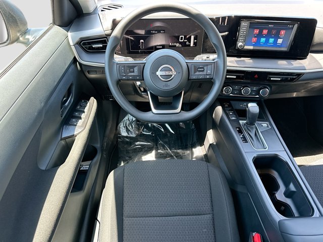 Vehicle image 15 of 19