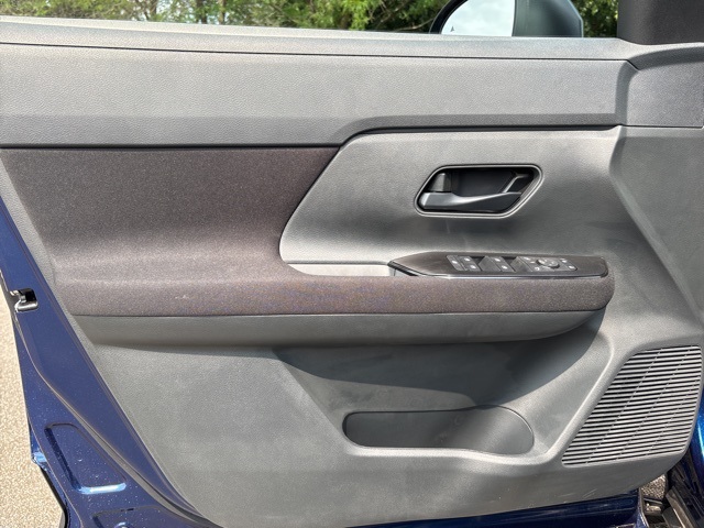 Vehicle image 20 of 67