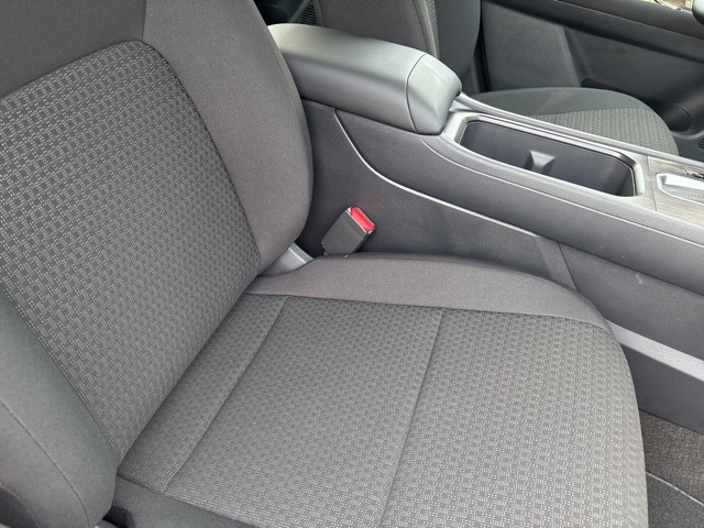 Vehicle image 21 of 67
