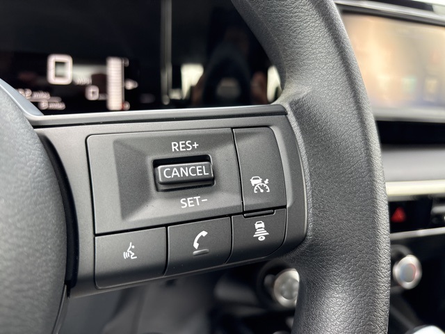 Vehicle image 33 of 67