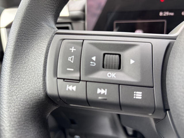 Vehicle image 32 of 67