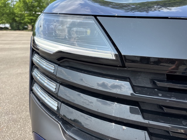 Vehicle image 12 of 67