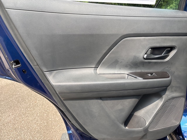 Vehicle image 28 of 67