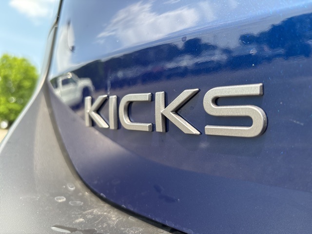 Vehicle image 13 of 67