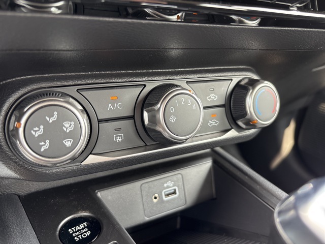 Vehicle image 39 of 67