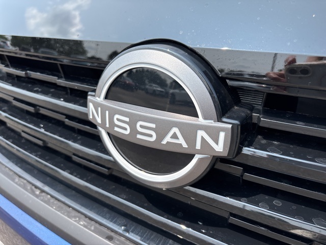 Vehicle image 11 of 67