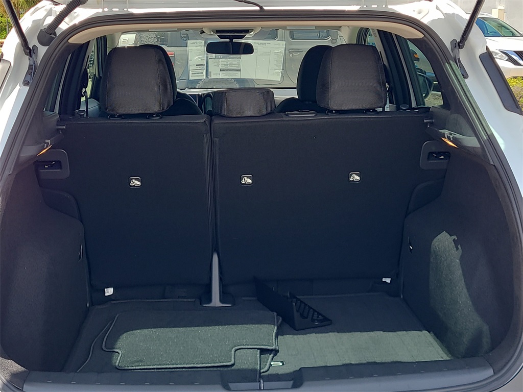 Vehicle image 5 of 16