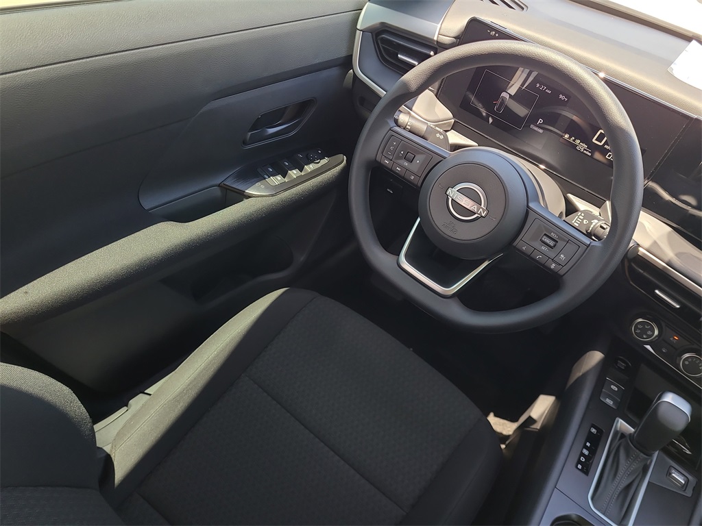 Vehicle image 9 of 16