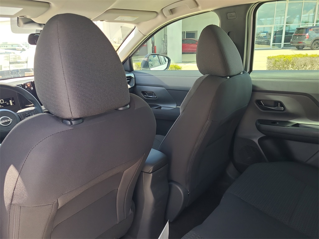 Vehicle image 8 of 16