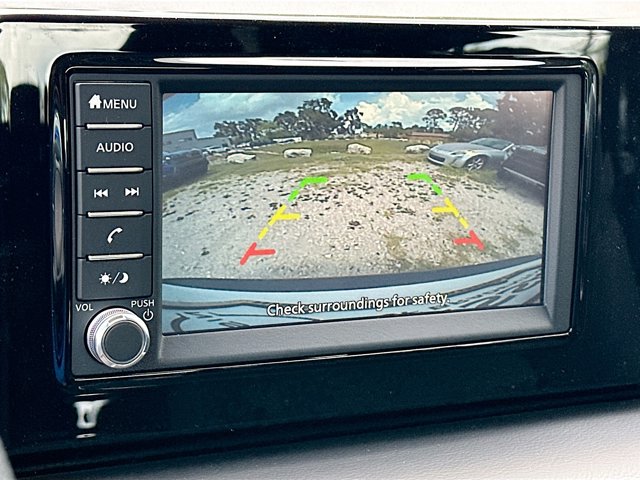 Vehicle image 8 of 19