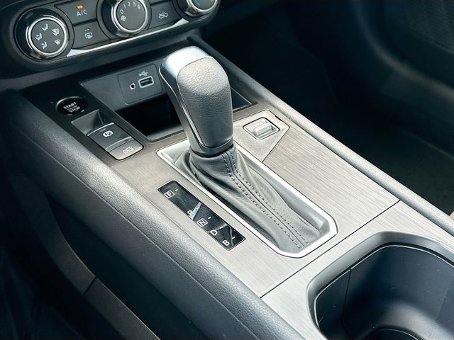Vehicle image 11 of 19