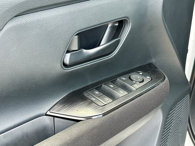 Vehicle image 12 of 19