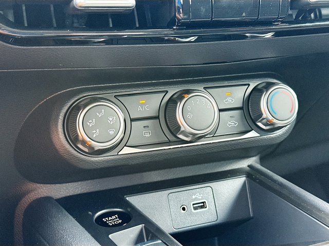 Vehicle image 10 of 19