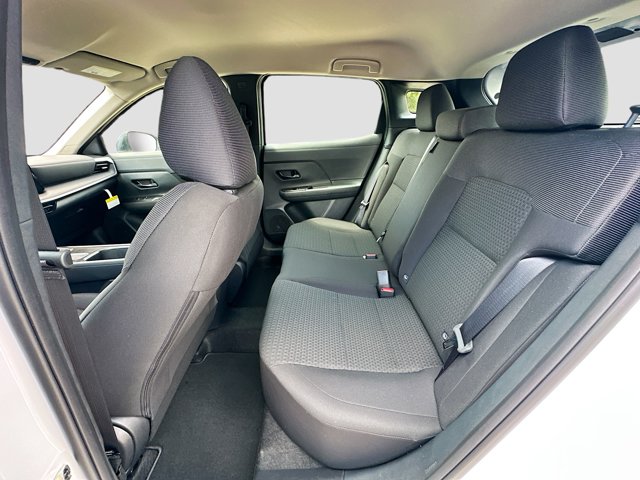 Vehicle image 16 of 19