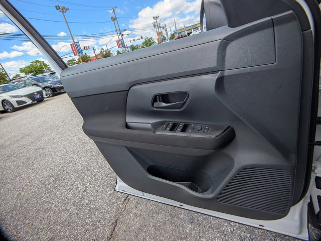 Vehicle image 19 of 27