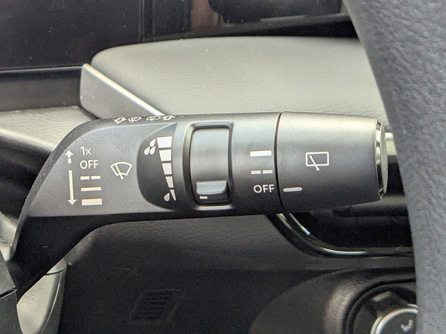 Vehicle image 20 of 27