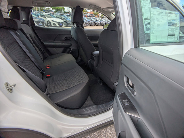 Vehicle image 11 of 27