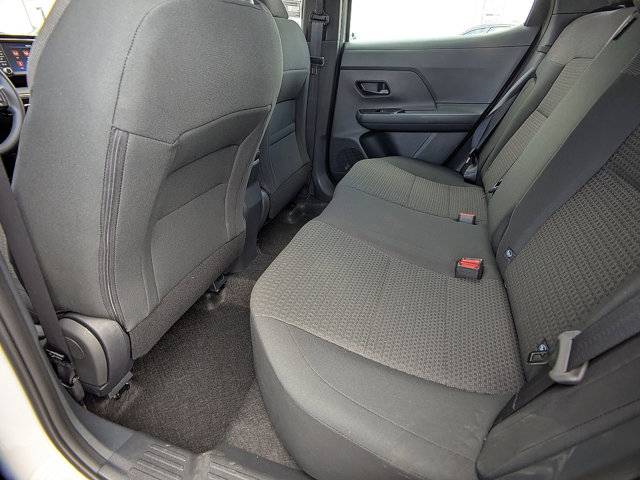 Vehicle image 10 of 27