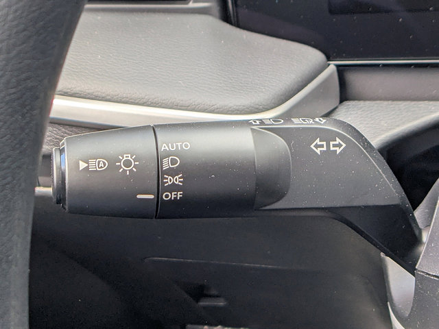 Vehicle image 25 of 27