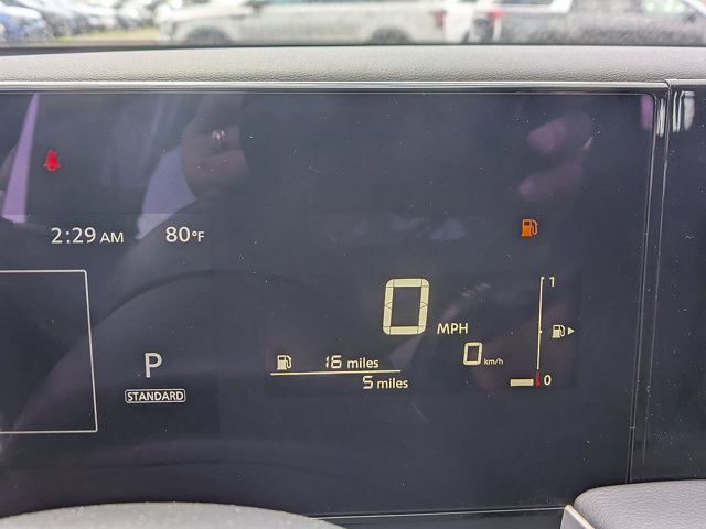 Vehicle image 14 of 27