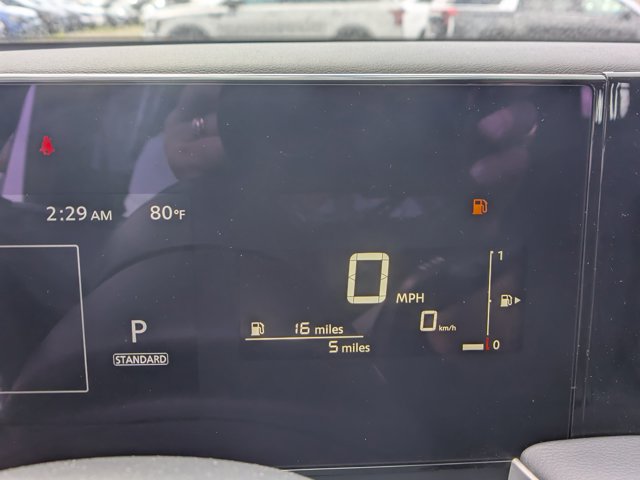 Vehicle image 24 of 26