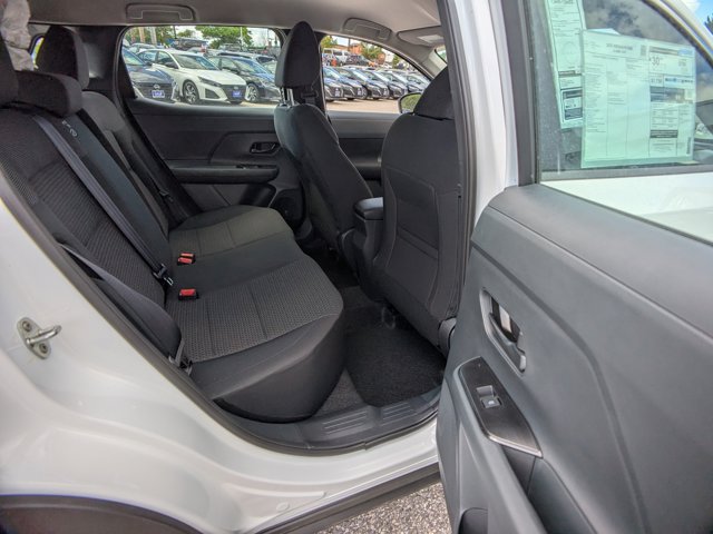 Vehicle image 9 of 26
