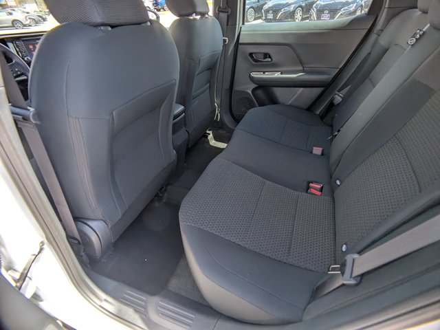 Vehicle image 10 of 25