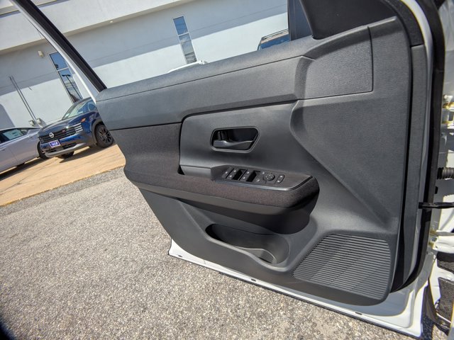 Vehicle image 17 of 25