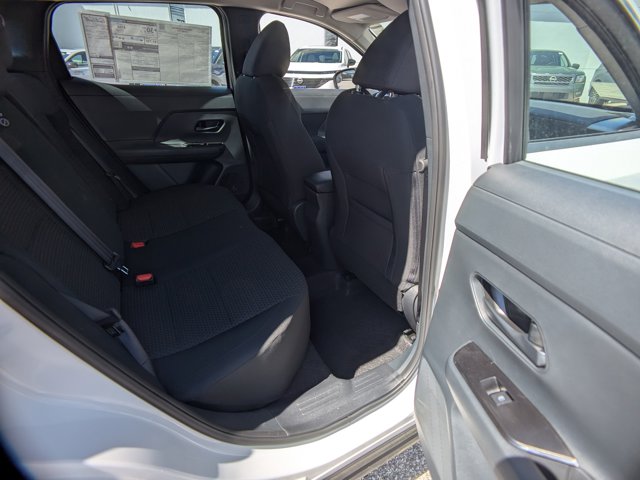 Vehicle image 9 of 25