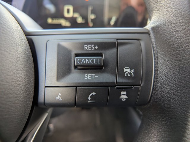 Vehicle image 19 of 25