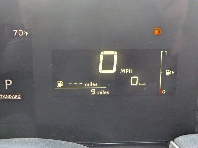 Vehicle image 23 of 25
