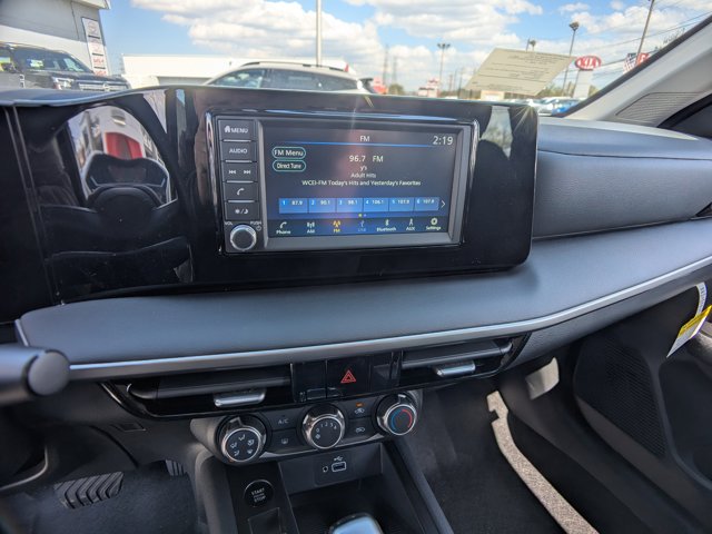 Vehicle image 13 of 25