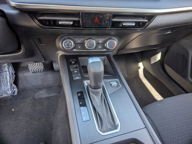 Vehicle image 15 of 25
