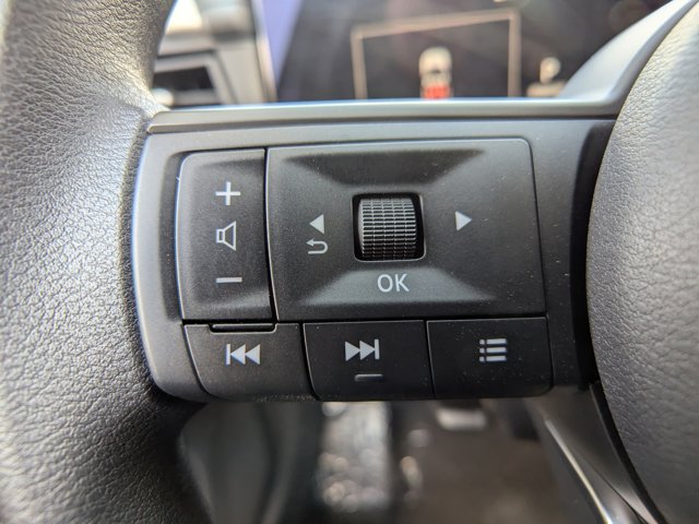 Vehicle image 18 of 25