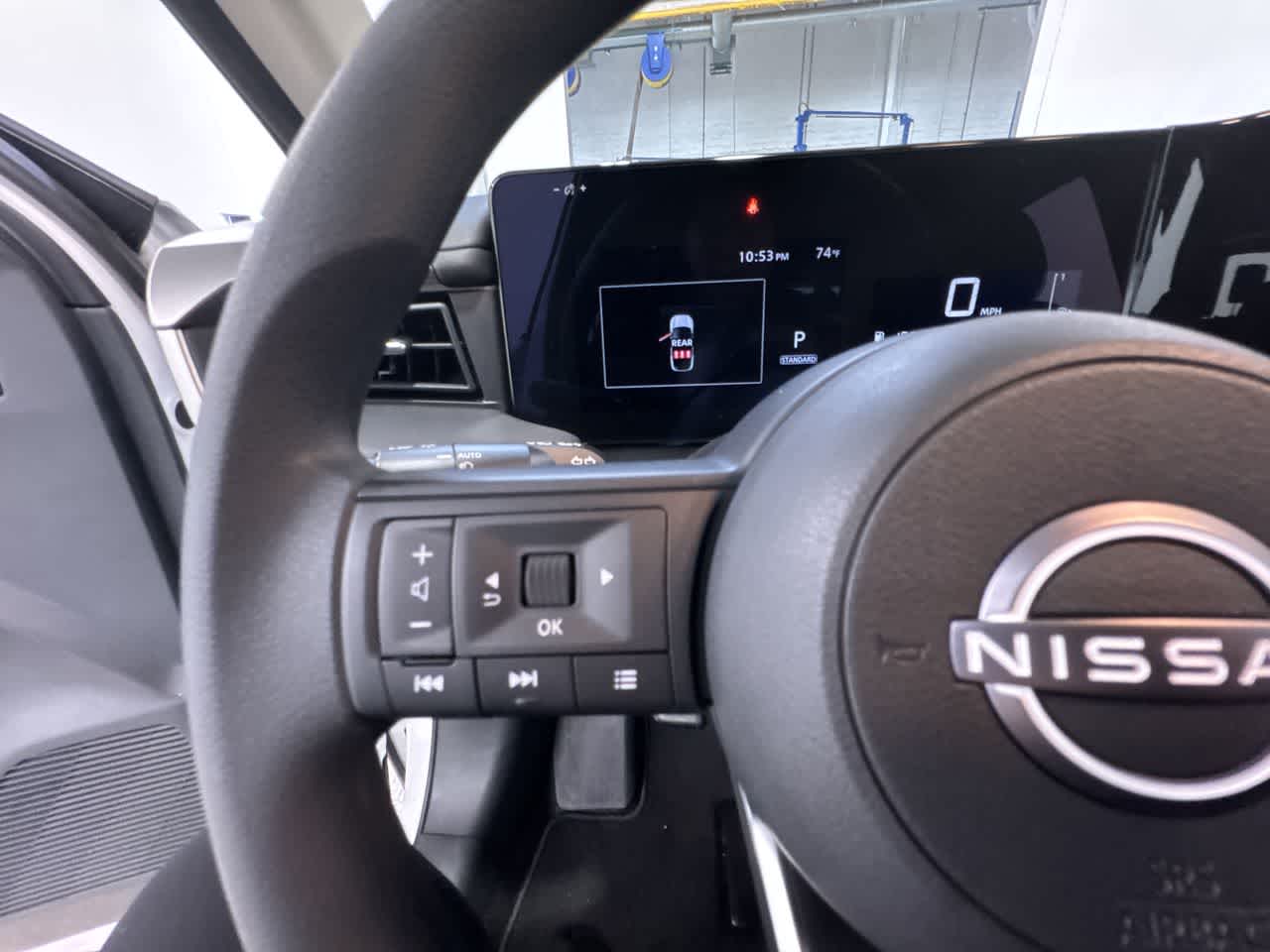 Vehicle image 19 of 40