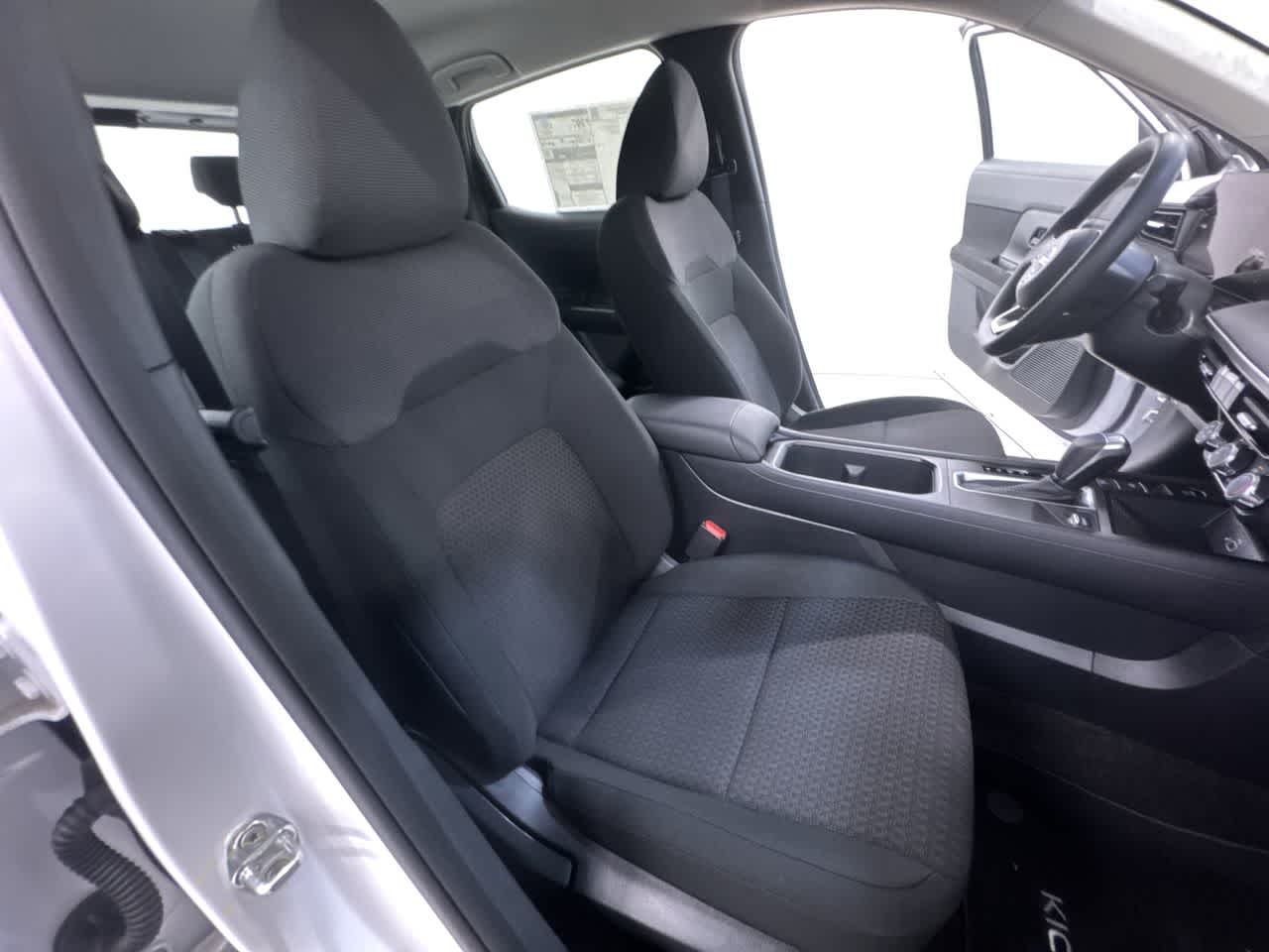 Vehicle image 14 of 40