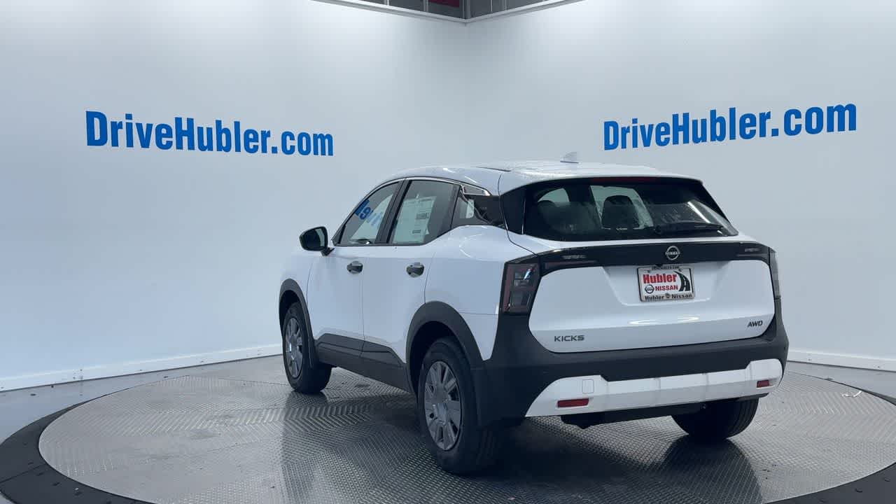 Vehicle image 8 of 40
