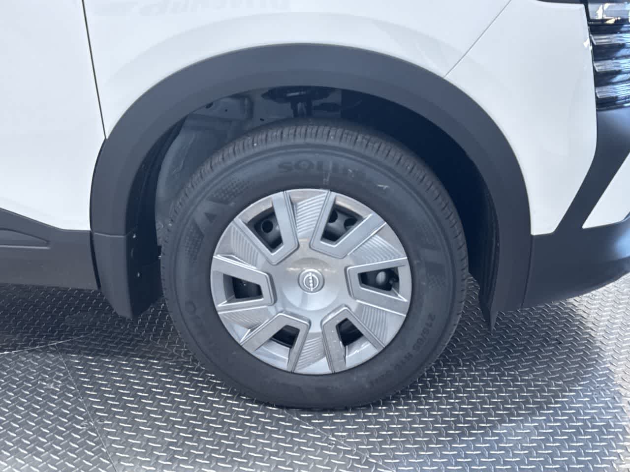 Vehicle image 11 of 40