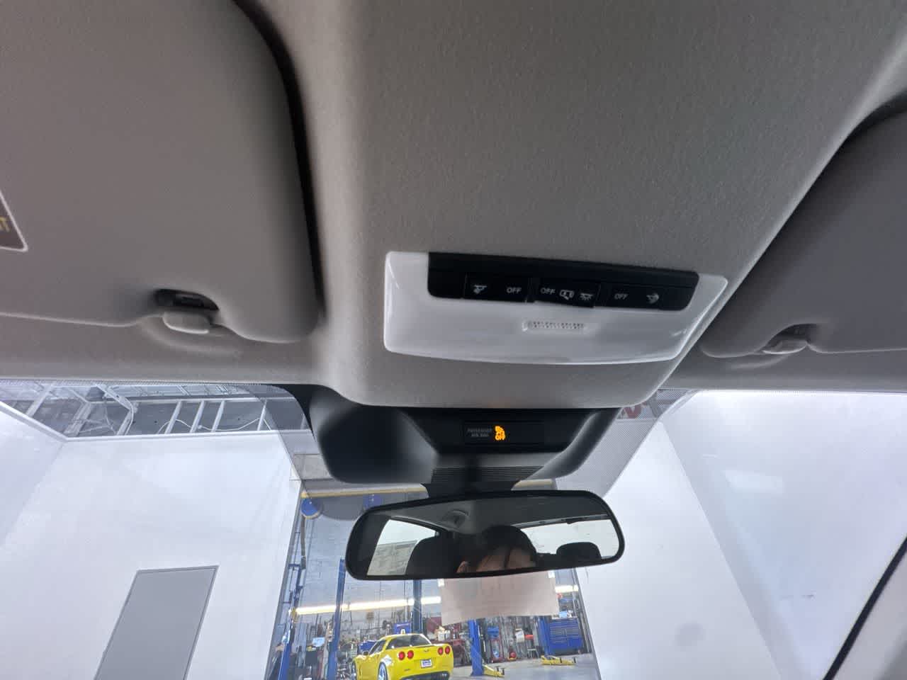 Vehicle image 34 of 40