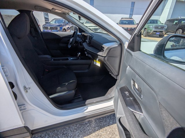 Vehicle image 8 of 26