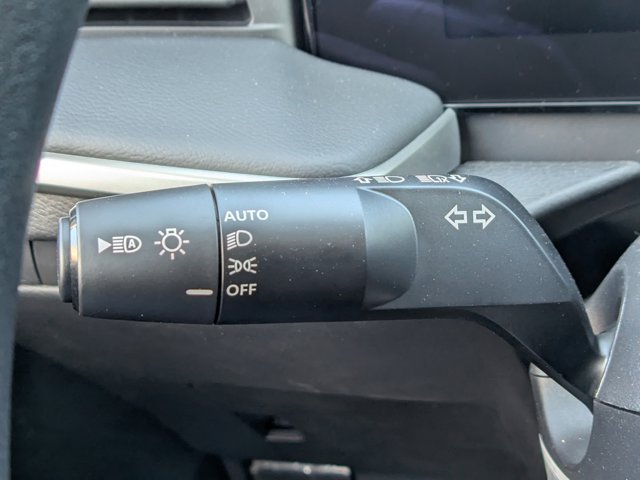 Vehicle image 22 of 26