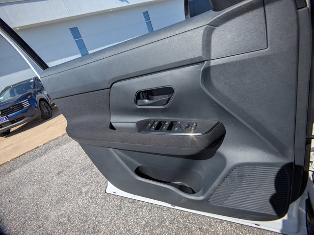 Vehicle image 18 of 26