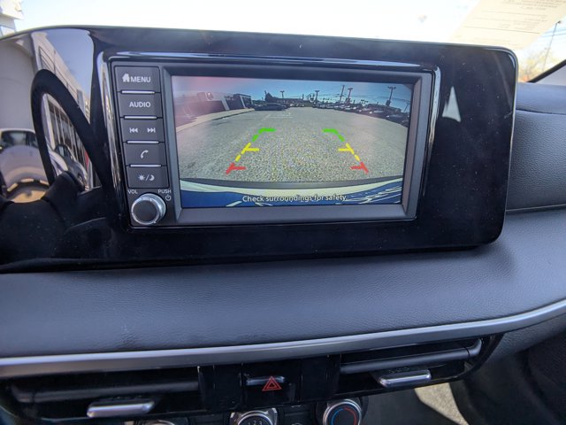 Vehicle image 14 of 26