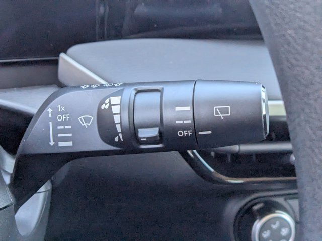 Vehicle image 23 of 26