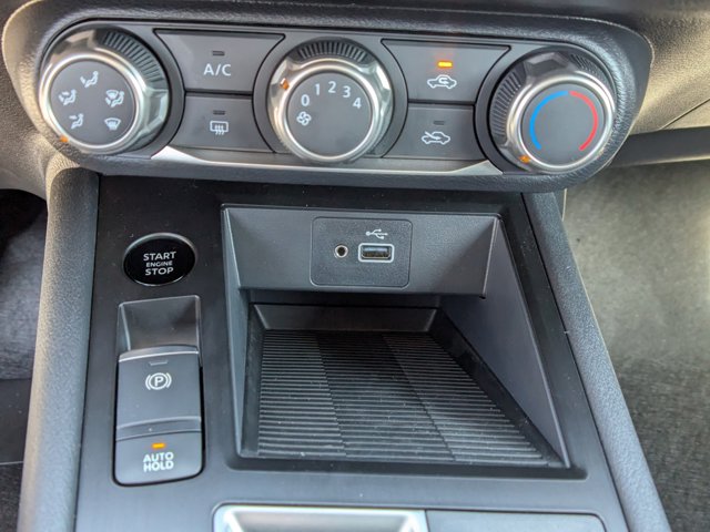 Vehicle image 17 of 26