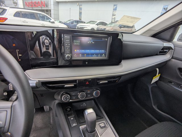 Vehicle image 14 of 27
