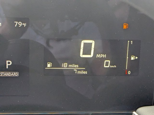 Vehicle image 25 of 27