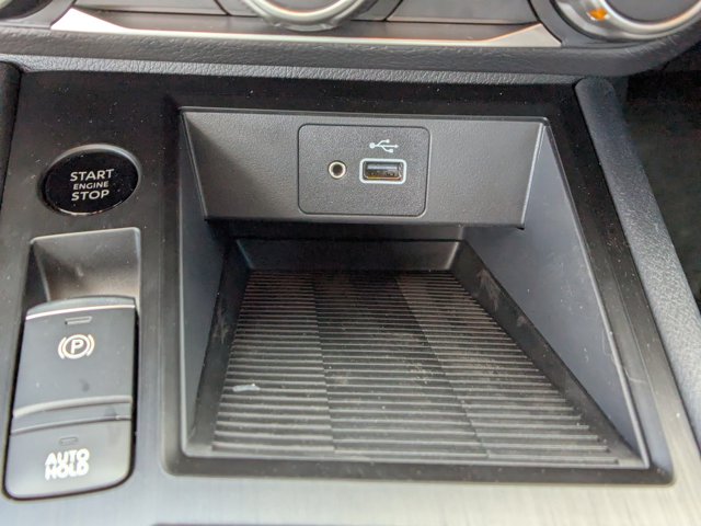 Vehicle image 18 of 27