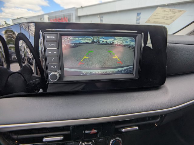Vehicle image 15 of 27